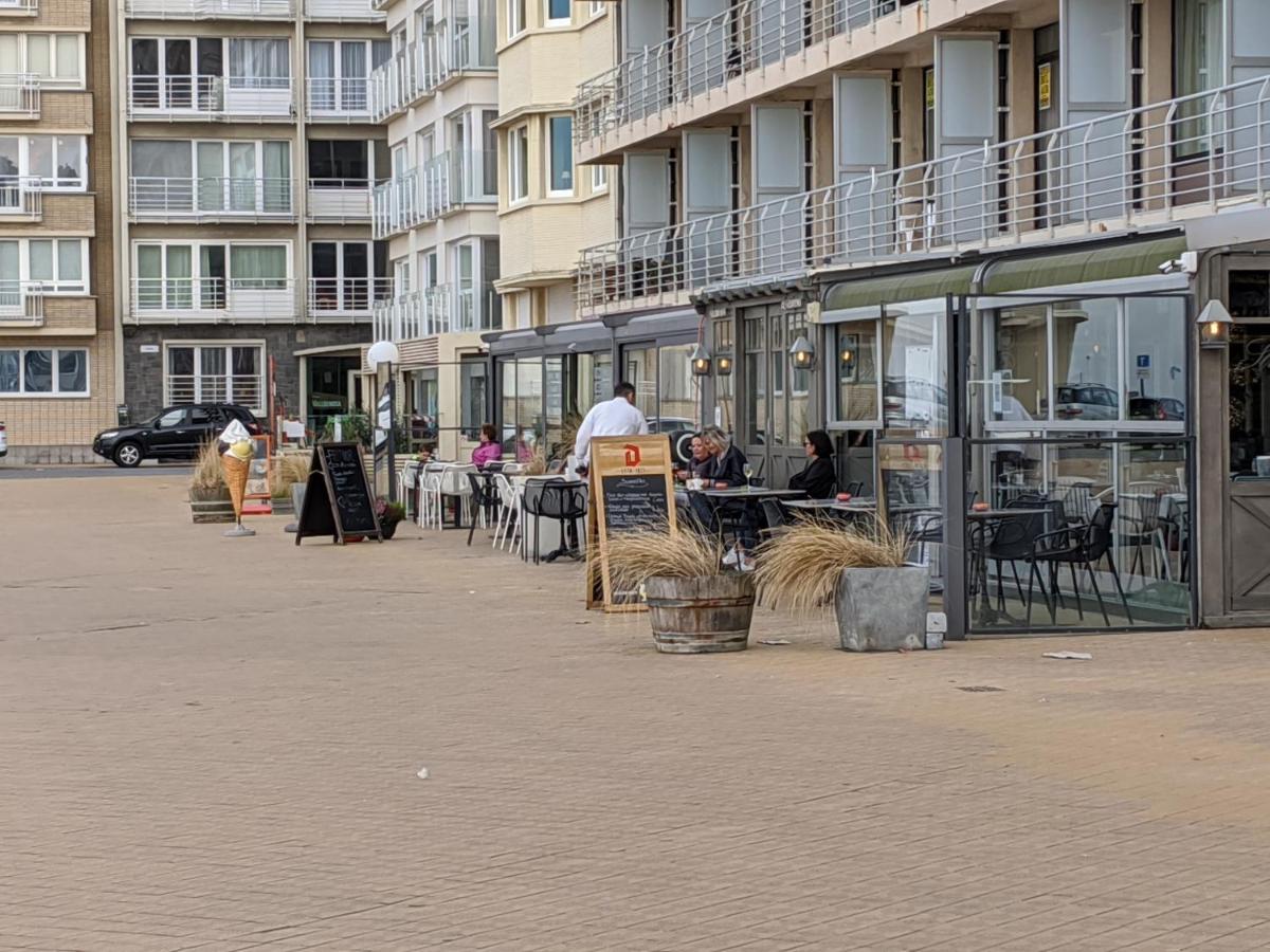 Zonnig Aan Zee In Mariakerke * Oostende